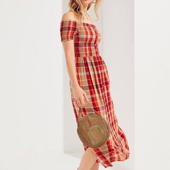 UO Urban Outfitters  Monica Smocked Off-The-Shoulder Midi Dress S Small - Picture 1 of 13
